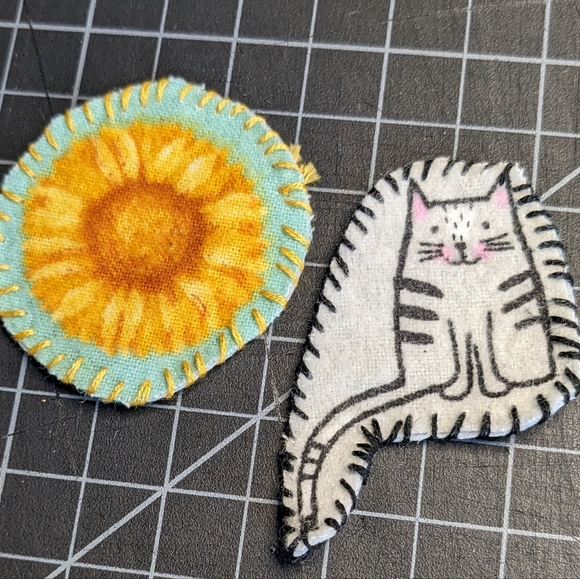 *free w/ 15$ bundle* Custom Sunflower Iron on Patch - Picture 2 of 3